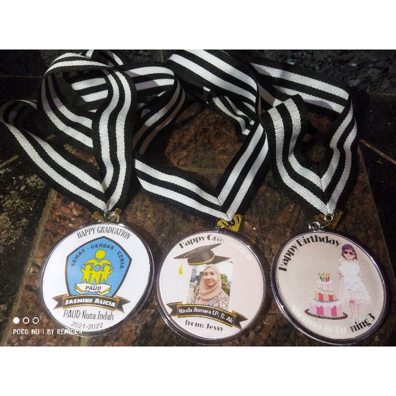 Jual medali custom bahan akrilik size 7cm bebas request foto dan ...