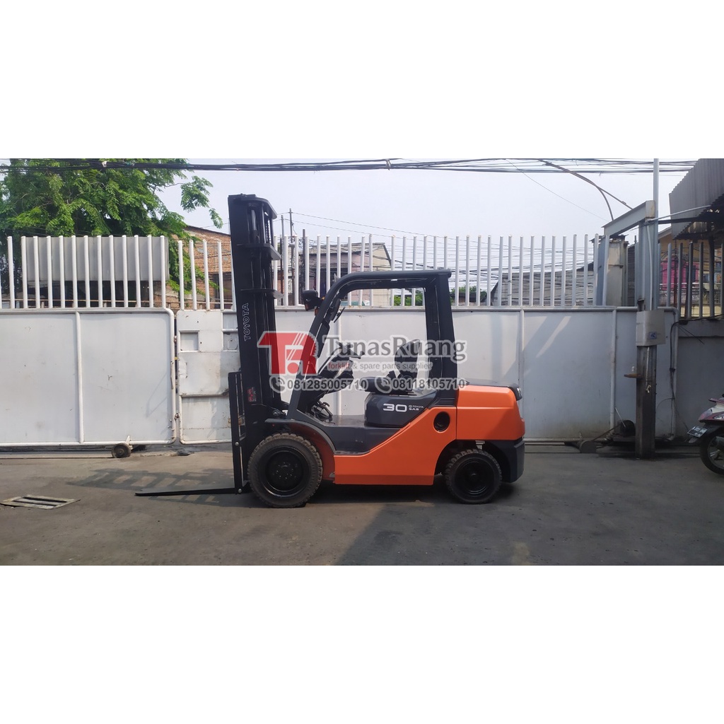 Jual Forklift Rental Second Diesel 3 Ton Toyota Jabodetabek | Shopee ...
