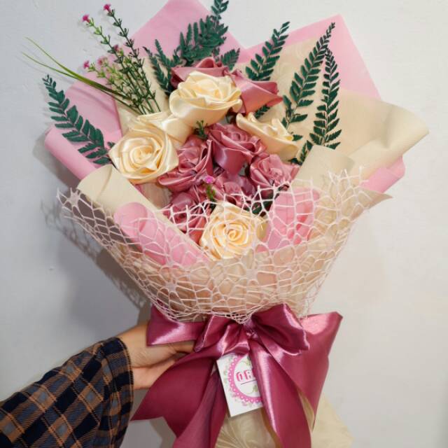 Jual buket bunga wisuda, buket bunga hadiah, hadiah ulang tahun, hadiah ...