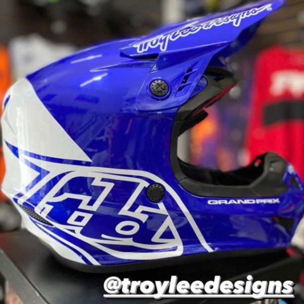 Helm tld store