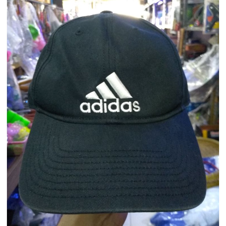 Foto topi hotsell adidas hitam