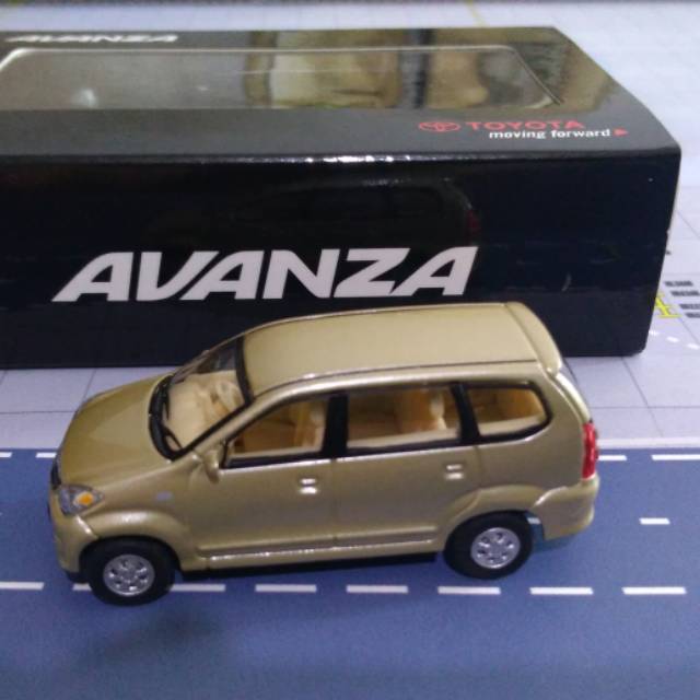 Avanza diecast hot sale