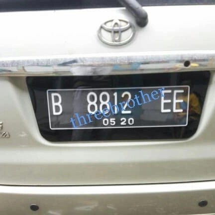 Akrilik Plat Innova: Sentuhan Mewah dan Modern untuk Kendaraan Kesayangan