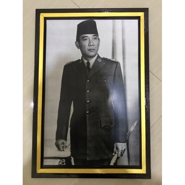 Jual Cetak Gambar Poster Ir Soekarno Plus Bingkai Uk 65 45 Shopee