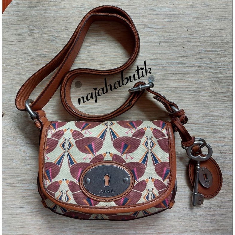 Harga tas fossil sling bag hotsell