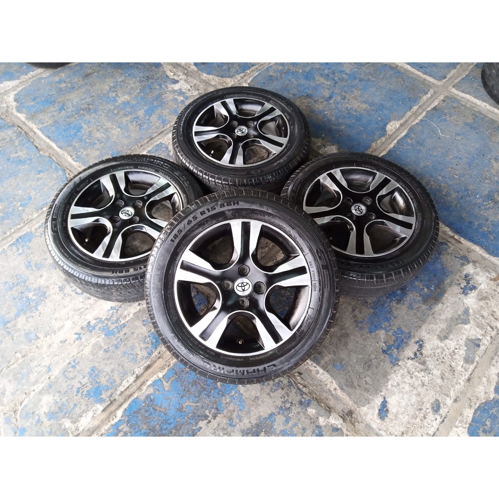 Jual Velg Dan Ban Mobil Bekas Oem Jazz S Ring 15 Pcd 4x100 | Shopee ...