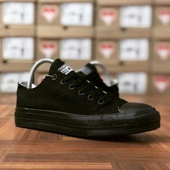 Chuck taylor 2 hot sale black low