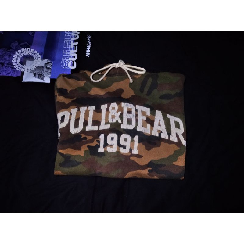 Jual hoodie pull bear camo lawas Shopee Indonesia