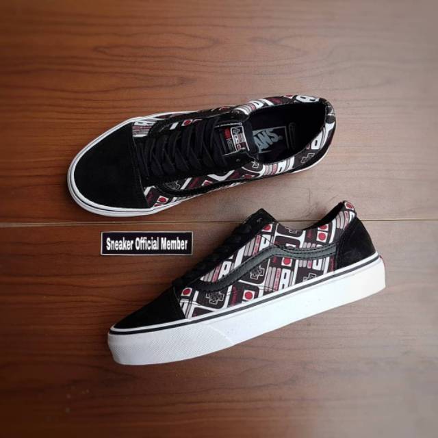 Vans authentic nintendo controller sales