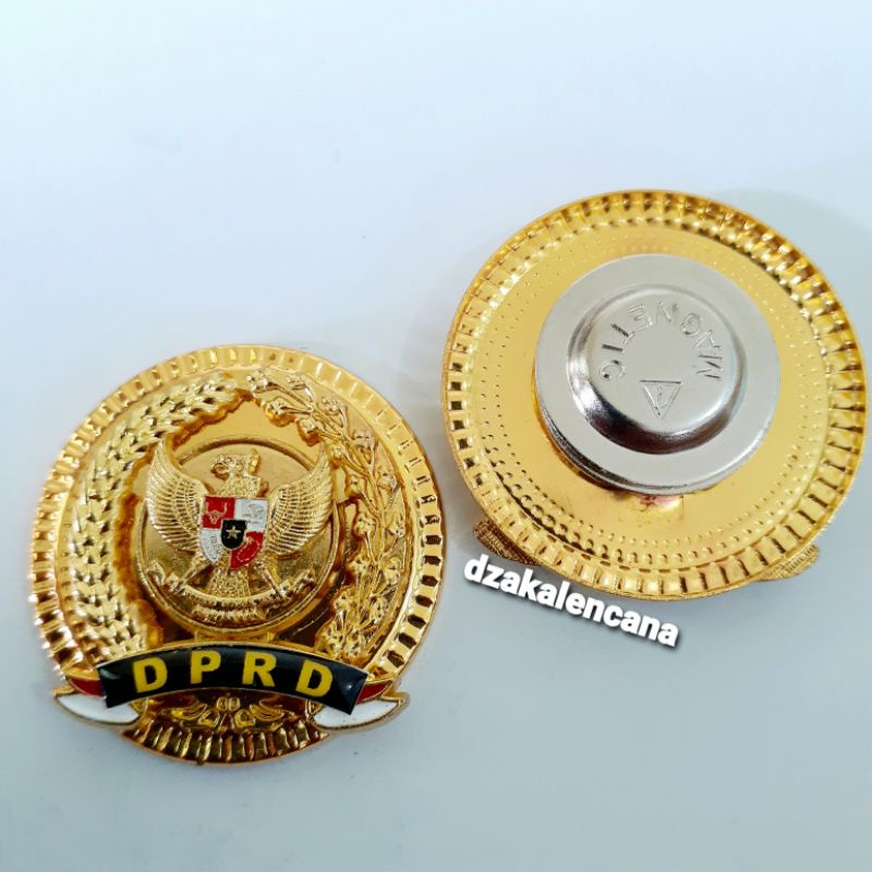Jual PIN DPRD DAN JEPITAN DASI GARUDA | Shopee Indonesia