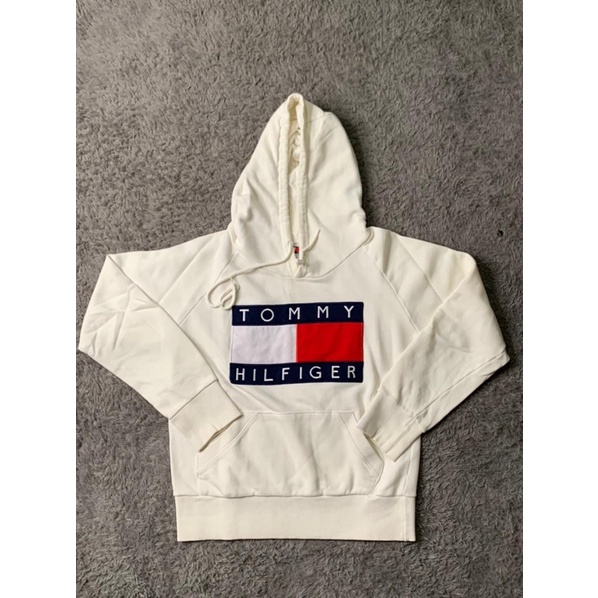 Tommy hilfiger clearance hoodie big logo