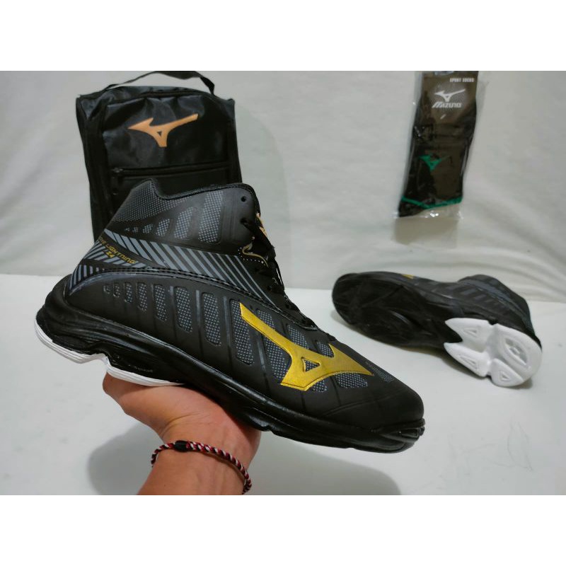 Mizuno Wave Lightning Z4 Mizuno Wave Momentum Mid Sepatu Volly Murah