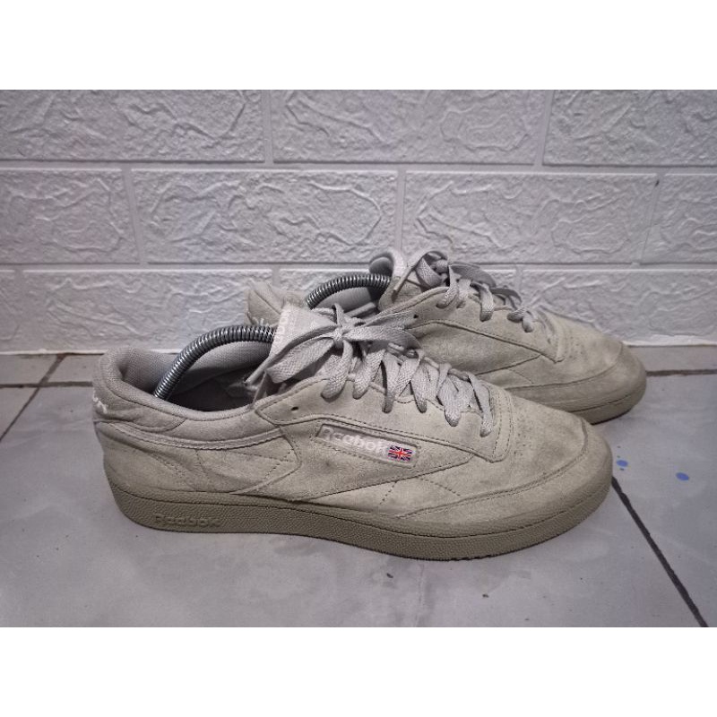 Reebok club c 85 mu store skull grey