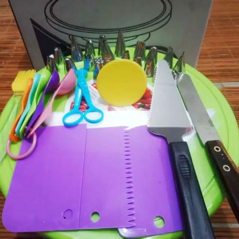 paket dekorasi cake/ulang tahun hemat 1 ( meja putar merk random)