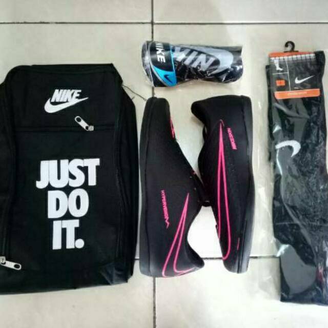 PAKET HEMAT SEPATU SEPATU FUTSAL NIKE HYPERVENOM HITAM PINK