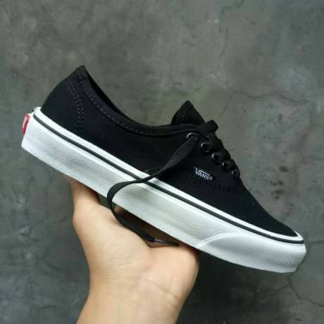 Vans authentic 2025 black dope