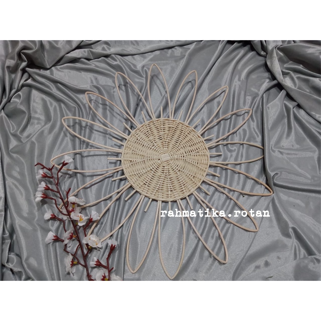 Jual hiasan dinding rotan model bunga diameter 50 cm/dekorasi rotan ...