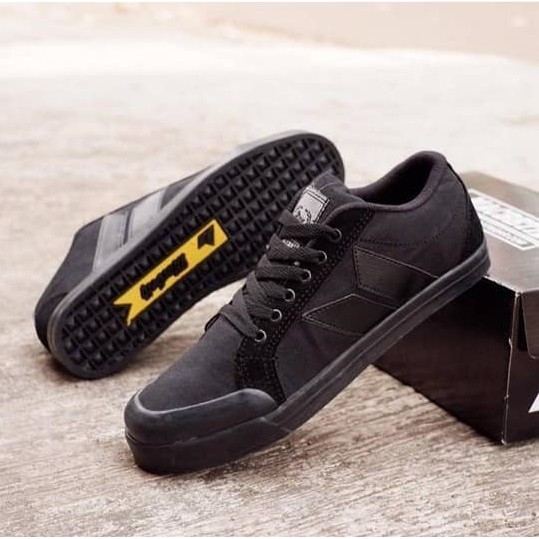 Jual Sepatu Pria Macbeth Vegan Eliot Premium Sneakers Casual Shopee Indonesia