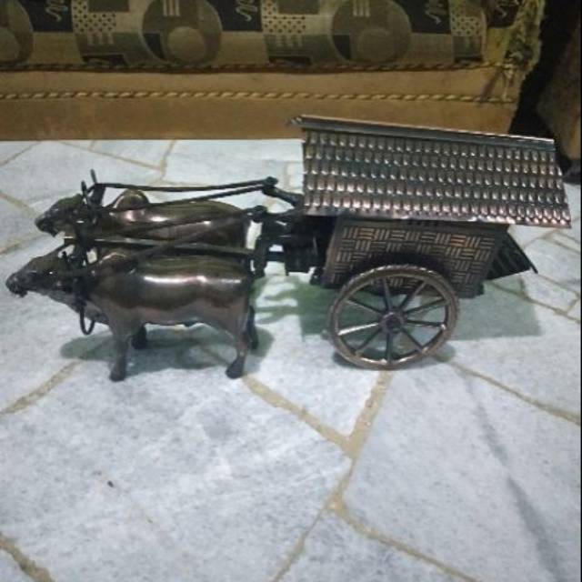 Jual Miniatur gerobak sapi atau cikar khas desa | Shopee Indonesia