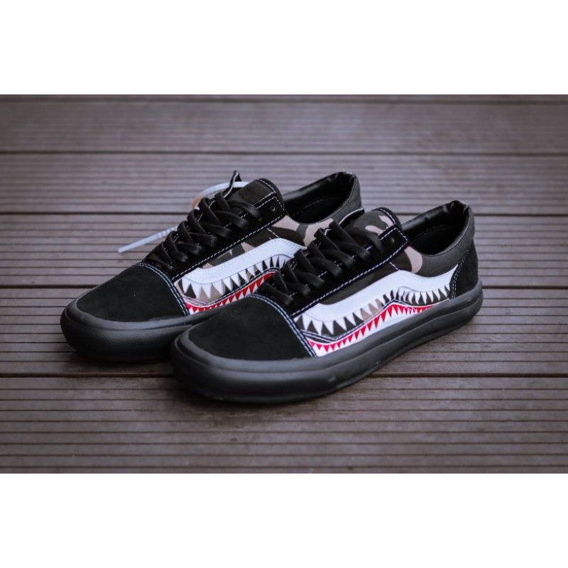 Harga vans shop x bape