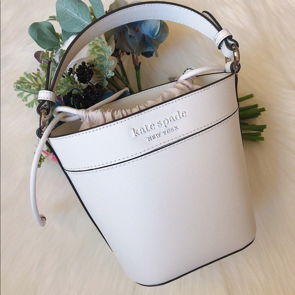 Kate spade cameron best sale monotone small bucket bag