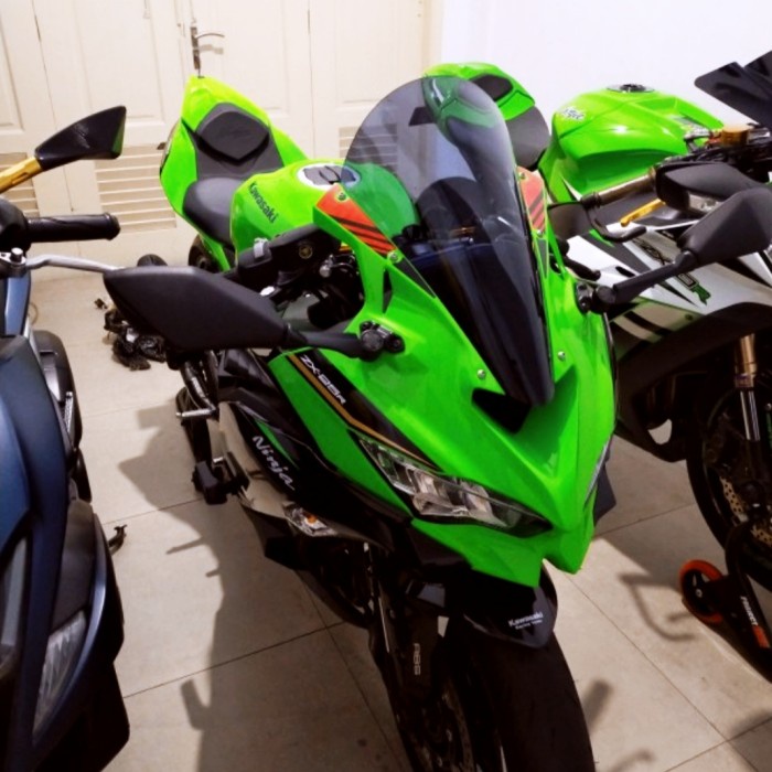 windshield zx25r