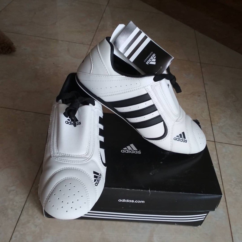 Jual Sepatu Taekwondo Adidas original Shopee Indonesia