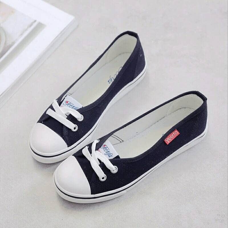 Flat sales shoes converse