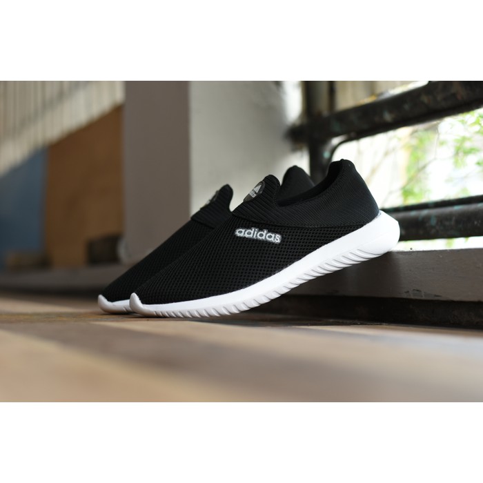 Sepatu adidas slip on hitam sale