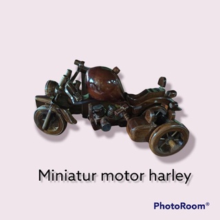 Miniatur motor hunter kayu