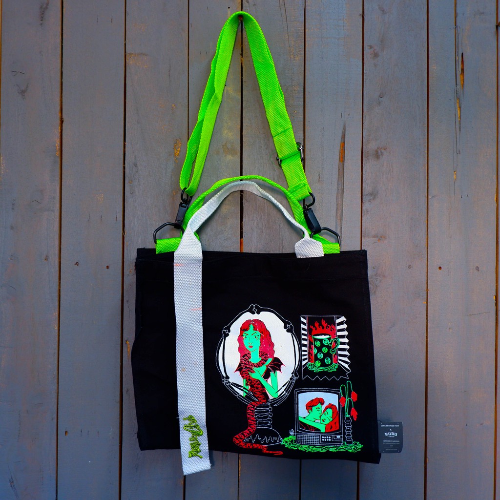 Jual Synchronize Fest 2019 x RURU Shop : Sling Bag Alienpang x Reality ...