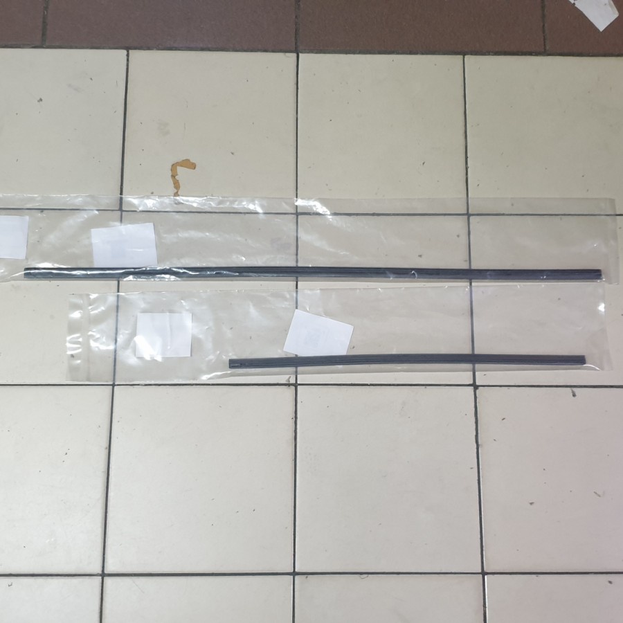 Jual Karet Wiper Kaca Depan SET Kiri Kanan Original Asli Mitsubishi ...