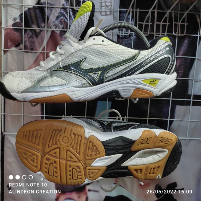 sepatu mizuno wave twister 3