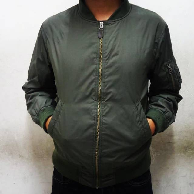 Jaket bomber outlet uniqlo