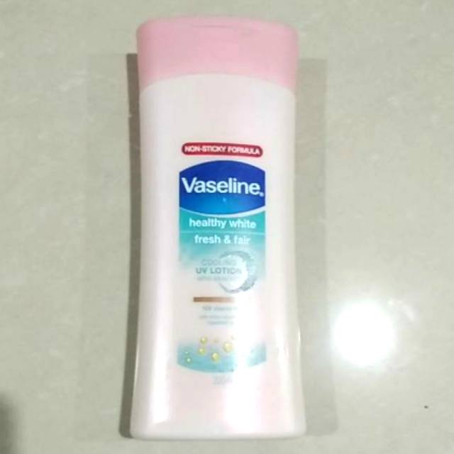  Foto zu Jual Vaseline fresh & fair 200ml 
