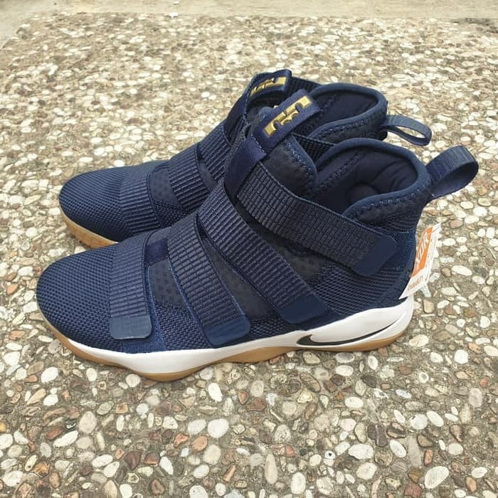 Jual wa40d44 Sepatu Basket Nike Lebron Soldier 11 Midnight Navy Premium Quality Navy Blue 40 Vf02Vf0 Shopee Indonesia