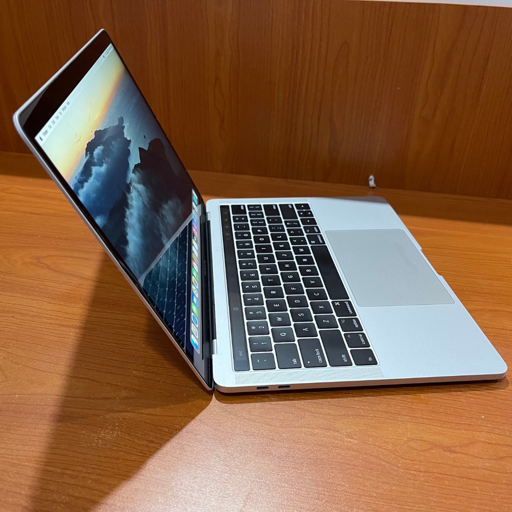 MacBook Pro 13インチ 256GB 年代2017 シルバー（MacBook Pro