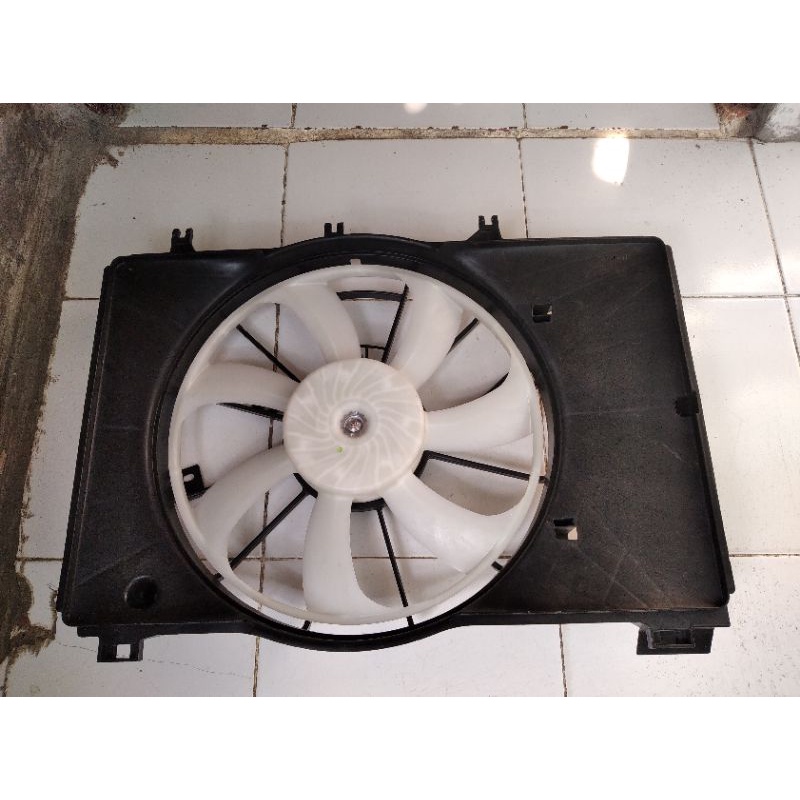 Jual Satu set rumah Radiator, kipas dan Motor Fan All New Baleno ...