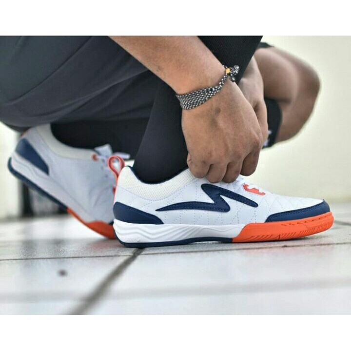 Jual SEPATU FUTSAL SPECS METASALA NATIV WHT/ESTATE BLUE 401383 | Shopee ...