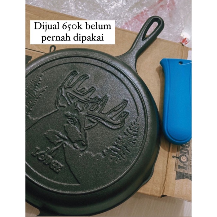 Lodge L3SKWLWF Wildlife Series-17cm Cast Iron Skillet with Wolf