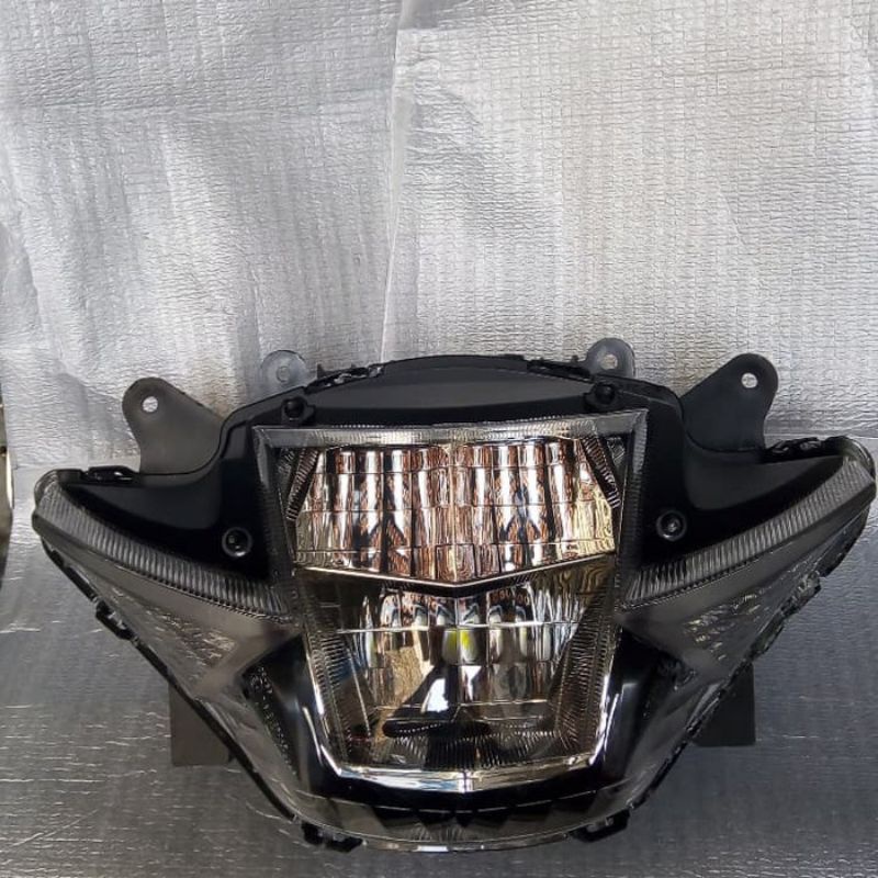 Jual Lampu depan Suzuki GSX R 150. Headlamp Suzuki GSX R 150 original ...