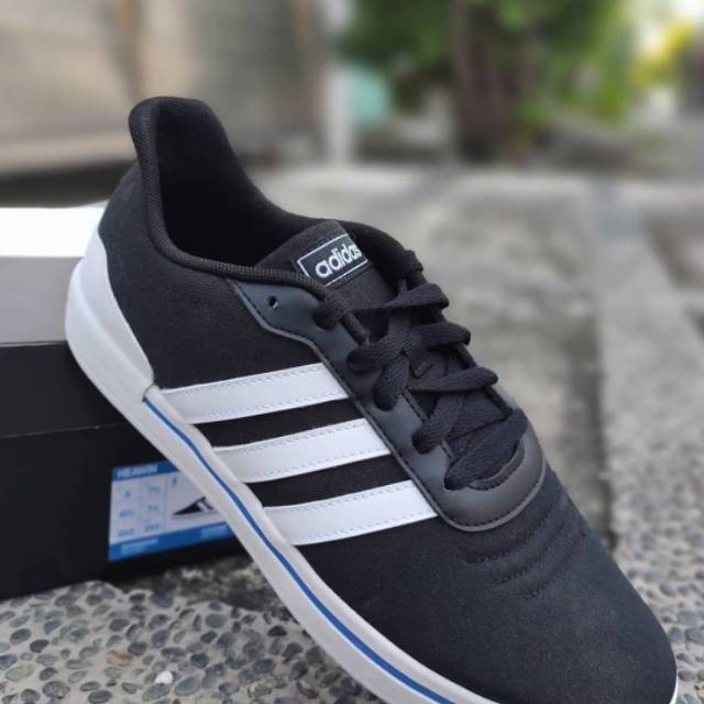 adidas gazelle silver green womens ADIDAS TYSHAWN - BROWN/WHITE IG5272