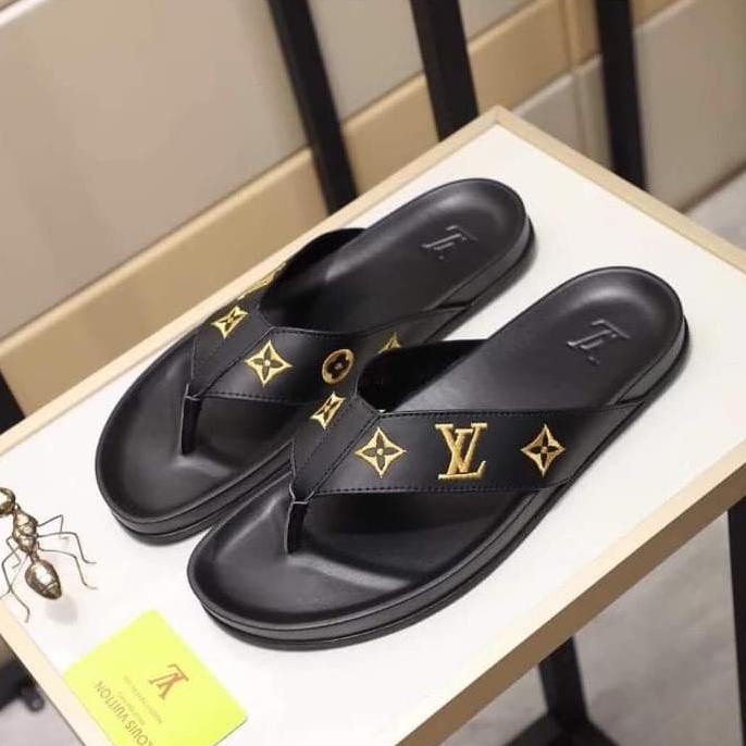 Louis Vuitton Keluarkan Sandal Ala Rumahan, Harganya Rp14,7 Juta!