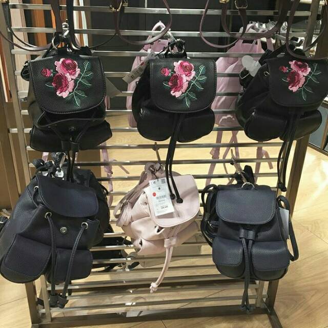 Mini backpack clearance bershka