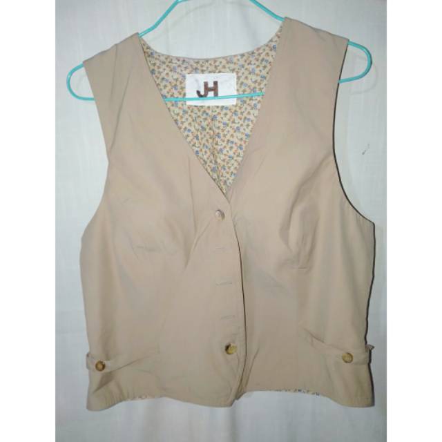 Jual Thrift shop baju bekas (baju,sepatu,celana,kerudung) | Shopee