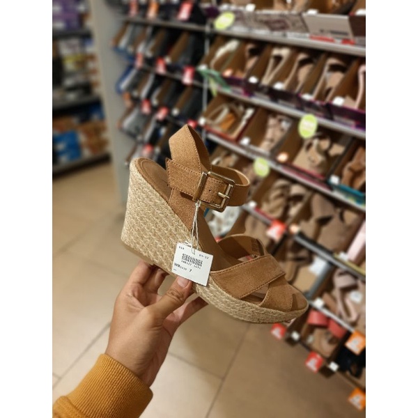 Wedges shops payless