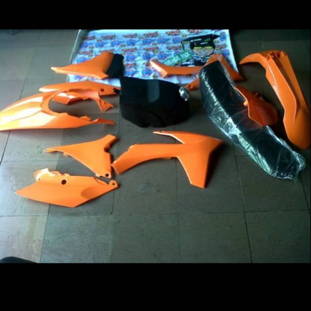 Jual BODY SET KTM 250 THN 2016 SIXDAYS PLUS JOK DAN TANGKI MERK BMX