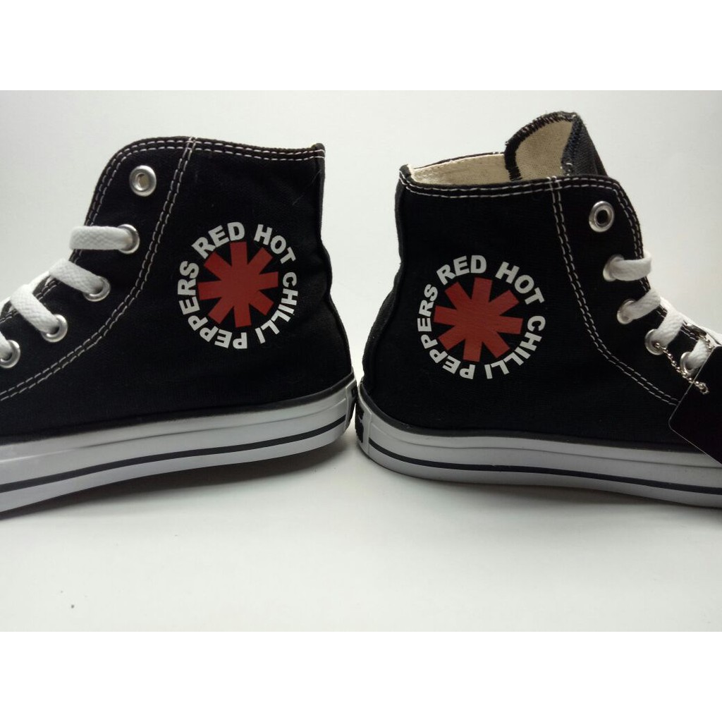 Red hot sale chili peppers converse