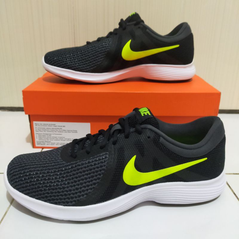 Nike revolution cheap 4 harga