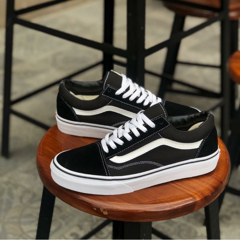 Harga retail vans store old skool bw